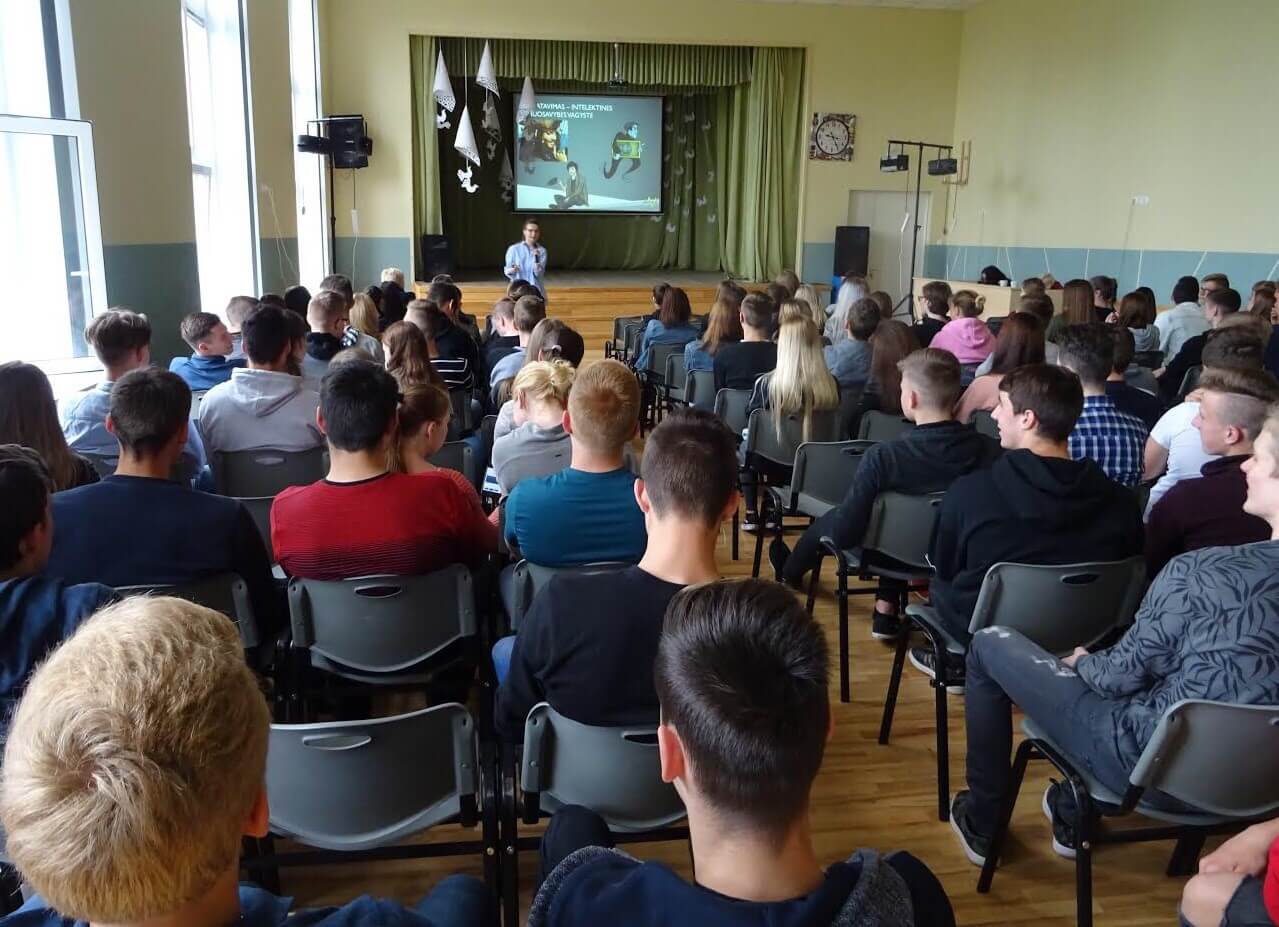 AUTORIŲ TEISĖS:  PAPRASTA NUSIKALSTI TO NEŽINANT